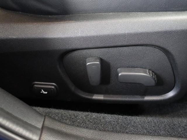 WRX S4 2.0GT-Sアイサイト 大型リアスポイラー/純正OP18インチAW/禁煙/ストラーダメモリーナビ/Bluetoothオーディオ/フルセグ/Bカメラ/ETC/アダプティブクルーズコントロール/パワーシート/LEDヘッドライト(13枚目)