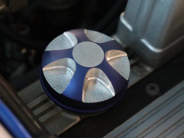 カプチーノ ベースグレード　禁煙／ＷＡＴＡＮＡＢＥ１４ＡＷ／前置きＩＣ／オイルクーラー／タイベル交換済み／スズキスポーツマフラー／ＭＯＮＳＴＥＲ車高調／フルバケ／ＢＬＩＴＺブースト計／ＮＡＲＤＩステアリング／カスタムパーツ（57枚目）