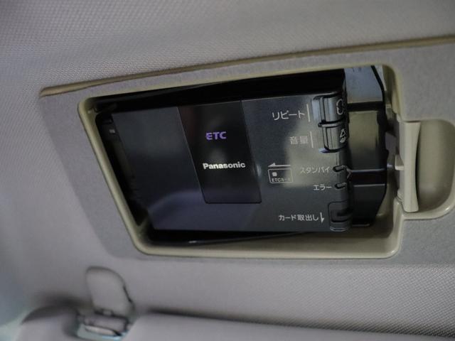 ＲＸ－８ スピリットＲ　６ＭＴ／ＦＥＥＤ製マフラー／ＲＥＣＡＲＯ純正セミバケットシート／純正ブロンズ１９インチＡＷ／ＰＩＶＯＴスロコン／アルパインＨＤＤナビ／Ｂｌｕｅｔｏｏｔｈオーディオ／フルセグ／Ｂカメラ／ＥＴＣ／禁煙（14枚目）