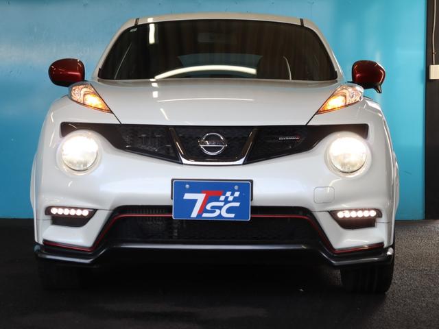 ジューク ニスモ　４ＷＤ／純正ナビ／Ｂｌｕｅｔｏｏｔｈオーディオ／フルセグ／バックカメラ／ＤＶＤ・ＣＤ視聴可能／禁煙／スマートキー／ＥＴＣ／ニスモ専用シート／純正１８インチＡＷ／オートライト／電動格納ミラー（17枚目）