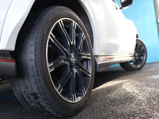 ジューク ニスモ　４ＷＤ／純正ナビ／Ｂｌｕｅｔｏｏｔｈオーディオ／フルセグ／バックカメラ／ＤＶＤ・ＣＤ視聴可能／禁煙／スマートキー／ＥＴＣ／ニスモ専用シート／純正１８インチＡＷ／オートライト／電動格納ミラー（20枚目）