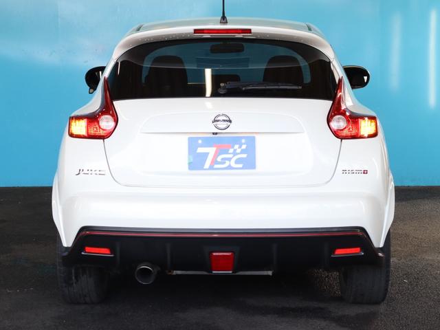 ジューク ニスモ　４ＷＤ／純正ナビ／Ｂｌｕｅｔｏｏｔｈオーディオ／フルセグ／バックカメラ／ＤＶＤ・ＣＤ視聴可能／禁煙／スマートキー／ＥＴＣ／ニスモ専用シート／純正１８インチＡＷ／オートライト／電動格納ミラー（25枚目）