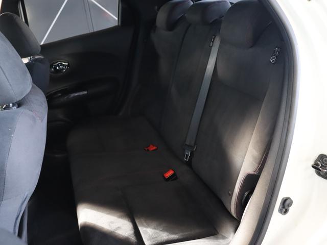 ジューク ニスモ　４ＷＤ／純正ナビ／Ｂｌｕｅｔｏｏｔｈオーディオ／フルセグ／バックカメラ／ＤＶＤ・ＣＤ視聴可能／禁煙／スマートキー／ＥＴＣ／ニスモ専用シート／純正１８インチＡＷ／オートライト／電動格納ミラー（44枚目）