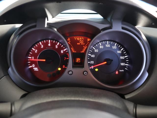 ジューク ニスモ　４ＷＤ／純正ナビ／Ｂｌｕｅｔｏｏｔｈオーディオ／フルセグ／バックカメラ／ＤＶＤ・ＣＤ視聴可能／禁煙／スマートキー／ＥＴＣ／ニスモ専用シート／純正１８インチＡＷ／オートライト／電動格納ミラー（50枚目）
