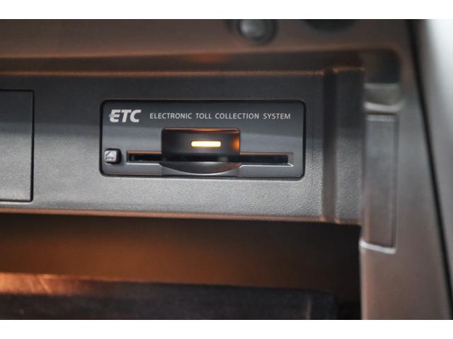 フーガハイブリッド ベースグレード　後期型／本革パッケージ／サンルーフ／全方位運転支援システム／インテリジェントクルーズコントロール／アラウンドビューモニター／ＬＥＤヘッドライト／１８インチＡＷ／ＥＴＣ／シートヒーター＆ベンチレーション（14枚目）