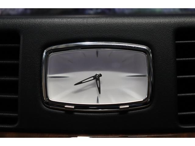 フーガハイブリッド ベースグレード　後期型／本革パッケージ／サンルーフ／全方位運転支援システム／インテリジェントクルーズコントロール／アラウンドビューモニター／ＬＥＤヘッドライト／１８インチＡＷ／ＥＴＣ／シートヒーター＆ベンチレーション（56枚目）