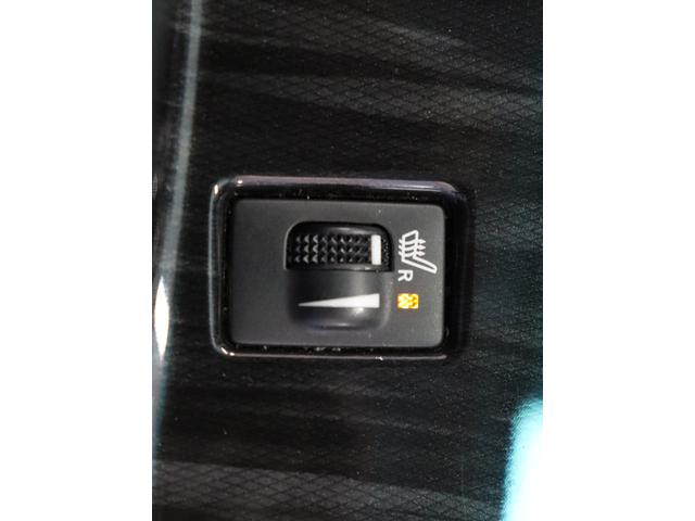 マークX 250G Sパッケージリラックスセレクション サンルーフ/革シート/シートヒーター/純正エアロ/カロッツェリアナビ/Bluetooth/ミュージックサーバー/スマートキー/オートライト/HIDヘッドライト/パワーシート/ETC/ローダウン(10枚目)