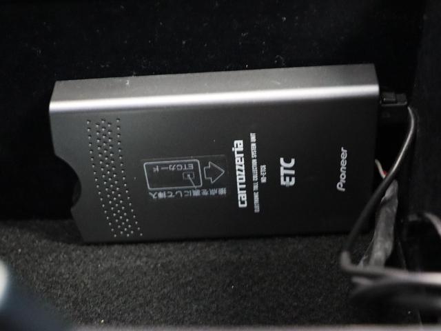 マークX 250G Sパッケージリラックスセレクション サンルーフ/革シート/シートヒーター/純正エアロ/カロッツェリアナビ/Bluetooth/ミュージックサーバー/スマートキー/オートライト/HIDヘッドライト/パワーシート/ETC/ローダウン(13枚目)