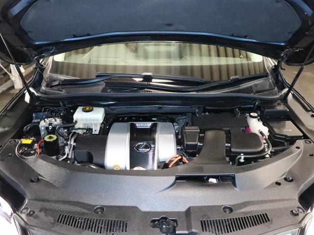 ＲＸ ＲＸ４５０ｈ　バージョンＬ　モデリスタエアロ・マフラー／１オーナー／ムーンルーフ／アダプティブハイビームシステム／シートヒーター＆ベンチレーション／ＥＴＣ２．０／禁煙車／純正ナビ／パノラミックビューモニター（17枚目）