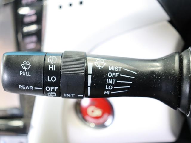 プリウス Ｓツーリングセレクション・Ｇ’ｓ　後期／禁煙／ＡＬＰＩＮＥＢＩＧ－Ｘ９インチナビ／ＥＴＣ／バックカメラ／フルセグ／Ｂｌｕｅｔｏｏｔｈ接続／ＨＩＤヘッドライト／フォグランプ（53枚目）