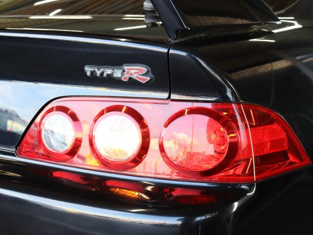 インテグラ タイプＲ　後期型／走行距離８７０００キロ台！／禁煙車／６ＭＴ車／純正赤レカロシート／純正エアロパーツ装着済み！／ＣＤ＆６スピーカー／純正１７インチアルミホイール／ＨＩＤライト／フロントフォグランプ（35枚目）