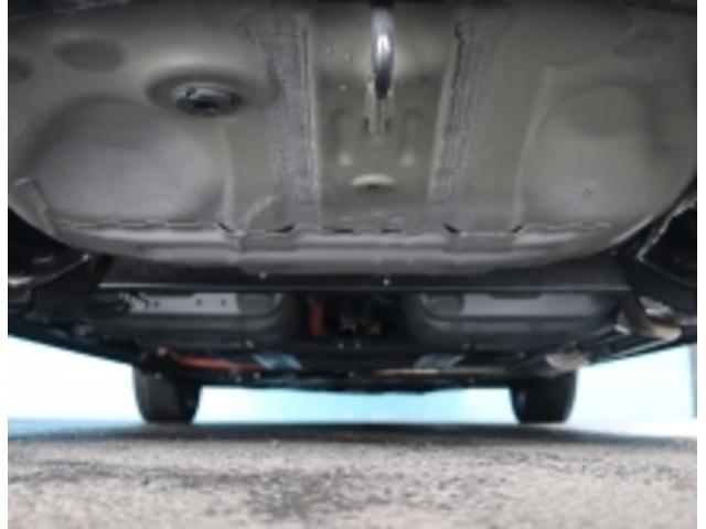 フィット ｅ：ＨＥＶリュクス　ブラウン革ハーフレザーシート／コンフォートビューパッケージ／置くだけ充電／純正８インチナビ／バックカメラ／Ｂｌｕｅｔｏｏｔｈ接続／衝突軽減ブレーキ／アダプティブクルーズコントロール（17枚目）