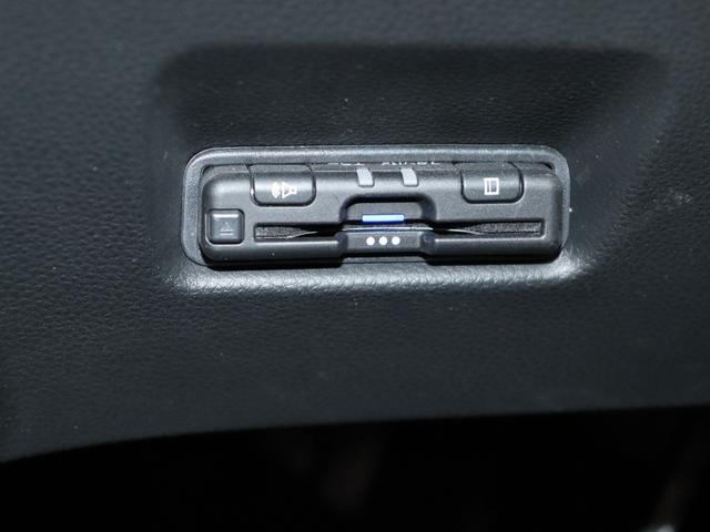 フィット ｅ：ＨＥＶリュクス　ブラウン革ハーフレザーシート／コンフォートビューパッケージ／置くだけ充電／純正８インチナビ／バックカメラ／Ｂｌｕｅｔｏｏｔｈ接続／衝突軽減ブレーキ／アダプティブクルーズコントロール（54枚目）