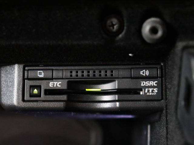 ＲＣ ＲＣ３００ｈ　Ｆスポーツ　ＴＲＤエアロ／サンルーフ／プリクラッシュセーフティシステム／レーンディパーチャーアラート／オートマチックハイビーム／ＢＳＭ／クリアランスソナー／アダプティブクルーズコントロール／禁煙／温冷シート／（17枚目）