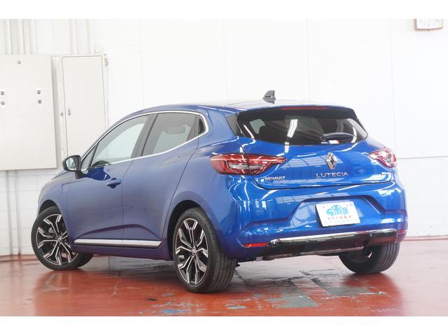 ルーテシア Ｅ－テックハイブリッド　レザーパック　アクティブブレーキ　レーンキープアシスト　　クルーズコントロール　純正ナビ　Ｂカメラ　ＴＶ　前後ドライブレコーダー　障害物センサー　革シート　シートヒーター　ＥＴＣ　禁煙　スマートキー　ＵＳＢ端子（7枚目）