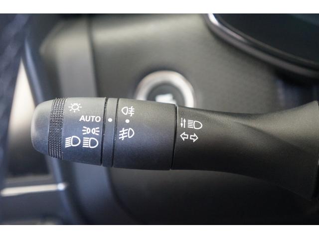 ルーテシア Ｅ－テックハイブリッド　レザーパック　アクティブブレーキ　レーンキープアシスト　　クルーズコントロール　純正ナビ　Ｂカメラ　ＴＶ　前後ドライブレコーダー　障害物センサー　革シート　シートヒーター　ＥＴＣ　禁煙　スマートキー　ＵＳＢ端子（50枚目）