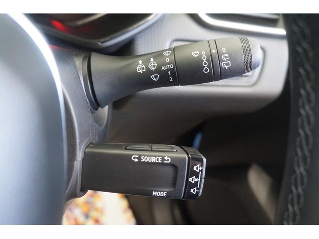 ルーテシア Ｅ－テックハイブリッド　レザーパック　アクティブブレーキ　レーンキープアシスト　　クルーズコントロール　純正ナビ　Ｂカメラ　ＴＶ　前後ドライブレコーダー　障害物センサー　革シート　シートヒーター　ＥＴＣ　禁煙　スマートキー　ＵＳＢ端子（51枚目）