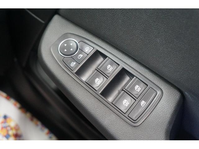 ルーテシア Ｅ－テックハイブリッド　レザーパック　アクティブブレーキ　レーンキープアシスト　　クルーズコントロール　純正ナビ　Ｂカメラ　ＴＶ　前後ドライブレコーダー　障害物センサー　革シート　シートヒーター　ＥＴＣ　禁煙　スマートキー　ＵＳＢ端子（52枚目）