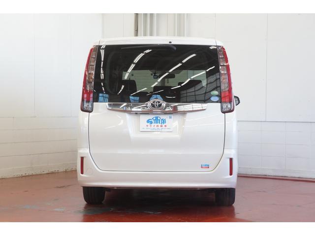 ノア Ｘ　Ｖパッケージ　純正ナビ　Ｂカメラ　ＴＶ　両側Ｓドア　ダブルオートエアコン　電動ドアミラー　ＥＴＣ　ドライブレコーダー　禁煙　キーレスキー　Ｂｌｕｅｔｏｏｔｈ接続（6枚目）