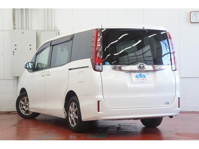 ノア Ｘ　Ｖパッケージ　純正ナビ　Ｂカメラ　ＴＶ　両側Ｓドア　ダブルオートエアコン　電動ドアミラー　ＥＴＣ　ドライブレコーダー　禁煙　キーレスキー　Ｂｌｕｅｔｏｏｔｈ接続（7枚目）