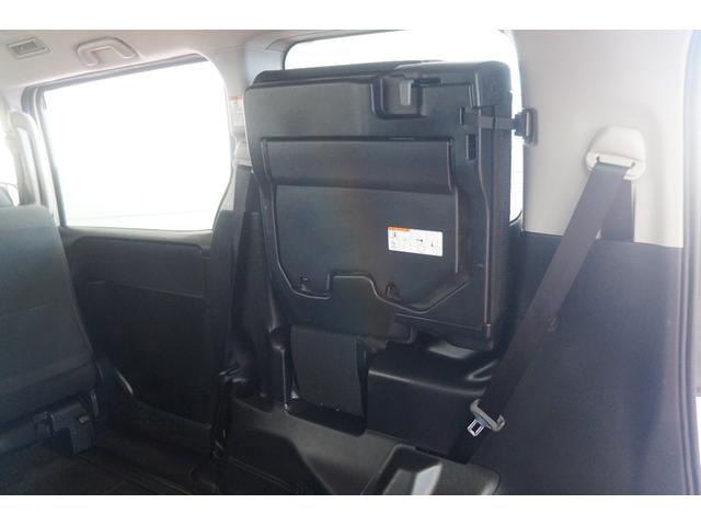 ノア Ｘ　Ｖパッケージ　純正ナビ　Ｂカメラ　ＴＶ　両側Ｓドア　ダブルオートエアコン　電動ドアミラー　ＥＴＣ　ドライブレコーダー　禁煙　キーレスキー　Ｂｌｕｅｔｏｏｔｈ接続（57枚目）