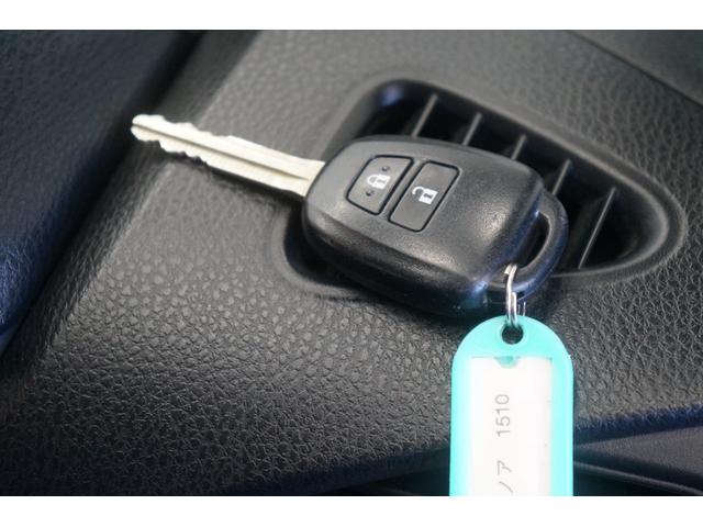 ノア Ｘ　Ｖパッケージ　純正ナビ　Ｂカメラ　ＴＶ　両側Ｓドア　ダブルオートエアコン　電動ドアミラー　ＥＴＣ　ドライブレコーダー　禁煙　キーレスキー　Ｂｌｕｅｔｏｏｔｈ接続（59枚目）