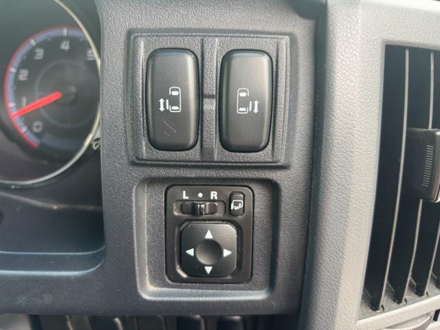 デリカD:5 シャモニー 買取り直販車 ナビ バックカメラ 4WD 両側電動スライドドア 後席モニター 7人乗り パワーシート シートヒーター クルコン HIDライト フォグ スマートキー 禁煙車 パドルシフト 純正アルミ(20枚目)