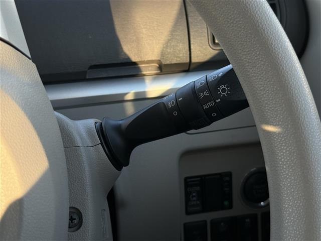 シフォン G スマートアシスト ベンチシート キーレス メモリーナビ 衝突軽減装置 ABS 横滑り防止装置 フルセグ シートヒーター オートハイビーム スマートキー オートライト DVD アイドリングストップ ETC オートエアコン(26枚目)