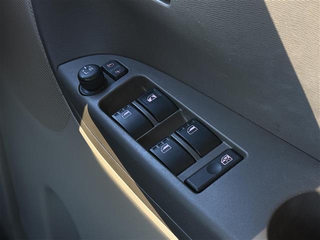 シフォン G スマートアシスト ベンチシート キーレス メモリーナビ 衝突軽減装置 ABS 横滑り防止装置 フルセグ シートヒーター オートハイビーム スマートキー オートライト DVD アイドリングストップ ETC オートエアコン(29枚目)