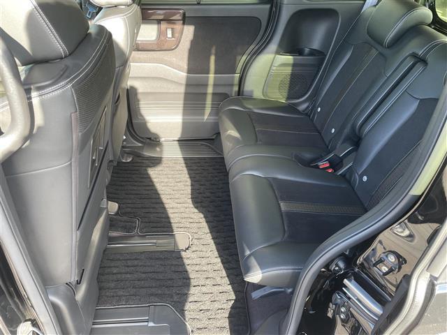 N-BOXカスタム G・EXターボホンダセンシング 車線逸脱防止 ブルートゥースオーディオ Rカメ エアロ ナビTV サイドエアバッグ タ-ボ LEDヘットライト ETC USB接続 Fセグ 横滑り防止 AUX パワーステアリング ドライブレコーダー(17枚目)