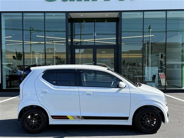 アルトワークス ベースグレード フルタイム4WD Sキー 地デジ TURBO ETC装備 メモリナビ VSA ブルートゥース キーフリ Wエアバック AUTOエアコン エアB パワステ ABS付 DVD再生 オートライト TV・ナビ(5枚目)