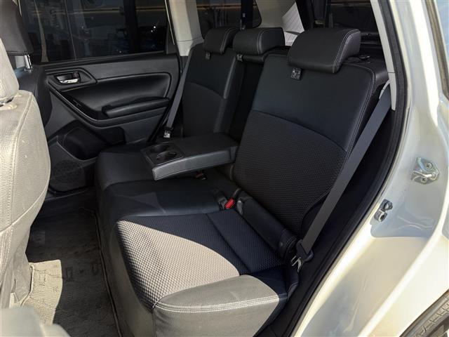 フォレスター 2.0XT アイサイト 衝突被害軽減装置 フルセグ地デジTV 車線逸脱警告 Bluetoothオーディオ アクセスキー パワ-シ-ト Wエアバッグ AAC ターボモデル 運転席エアバッグ メモリーナビ オートライト ABS(20枚目)