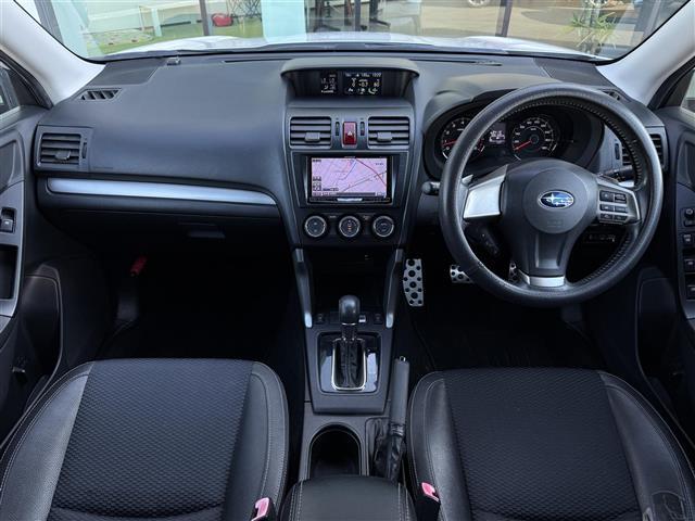 フォレスター 2.0XT アイサイト 衝突被害軽減装置 フルセグ地デジTV 車線逸脱警告 Bluetoothオーディオ アクセスキー パワ-シ-ト Wエアバッグ AAC ターボモデル 運転席エアバッグ メモリーナビ オートライト ABS(42枚目)