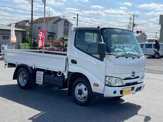 デュトロ ベースグレード　３ｔ　全低床　６速ＭＴ　ワンタッチハンドゲート　ＥＴＣ　電動格納ミラー　アイドリングストップ　横滑り防止（3枚目）
