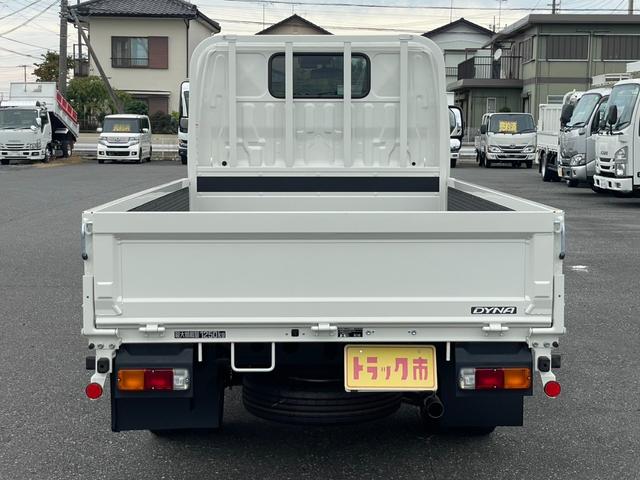 ダイナトラック ロングジャストロー　１．２５ｔ　超低床　ガソリン　６速ＡＴ　登録済未使用車　Ｇパッケージ　衝突軽減システム　ＬＥＤヘッドライト・フォグ　電動格納ミラー　キーレス　オートハイビーム　車線逸脱　Ｐセンサー　バックカメラ（6枚目）