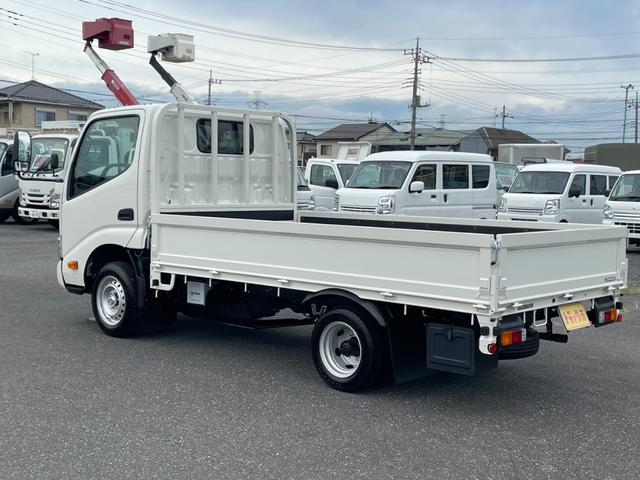 ダイナトラック ロングジャストロー　１．２５ｔ　超低床　ガソリン　６速ＡＴ　登録済未使用車　Ｇパッケージ　衝突軽減システム　ＬＥＤヘッドライト・フォグ　電動格納ミラー　キーレス　オートハイビーム　車線逸脱　Ｐセンサー　バックカメラ（7枚目）