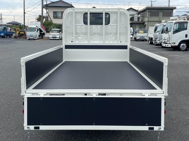 ダイナトラック ロングジャストロー　１．２５ｔ　超低床　ガソリン　６速ＡＴ　登録済未使用車　Ｇパッケージ　衝突軽減システム　ＬＥＤヘッドライト・フォグ　電動格納ミラー　キーレス　オートハイビーム　車線逸脱　Ｐセンサー　バックカメラ（9枚目）