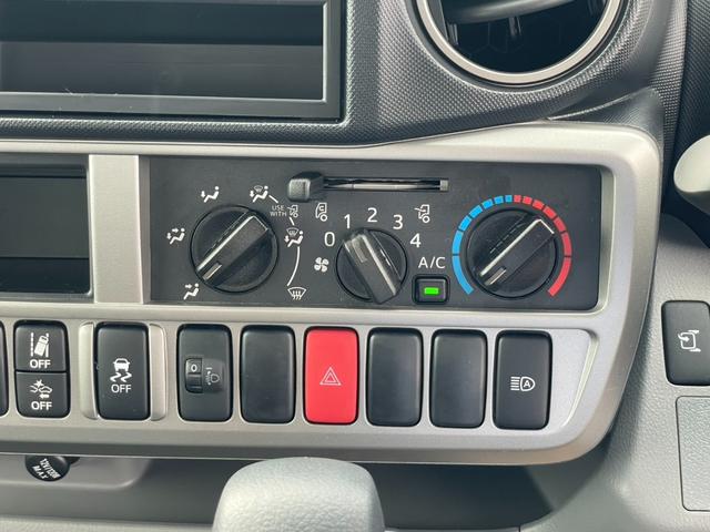 ダイナトラック ロングジャストロー　１．２５ｔ　超低床　ガソリン　６速ＡＴ　登録済未使用車　Ｇパッケージ　衝突軽減システム　ＬＥＤヘッドライト・フォグ　電動格納ミラー　キーレス　オートハイビーム　車線逸脱　Ｐセンサー　バックカメラ（17枚目）