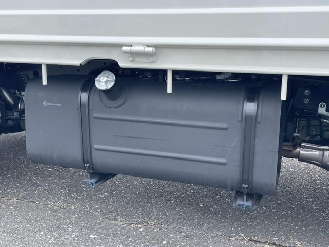 ダイナトラック ロングジャストロー　１．２５ｔ　超低床　ガソリン　６速ＡＴ　登録済未使用車　Ｇパッケージ　衝突軽減システム　ＬＥＤヘッドライト・フォグ　電動格納ミラー　キーレス　オートハイビーム　車線逸脱　Ｐセンサー　バックカメラ（19枚目）