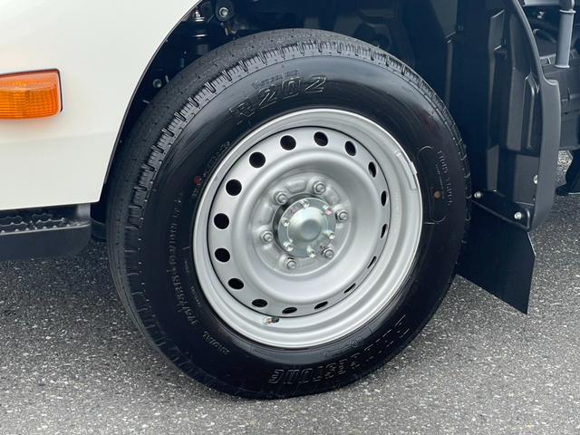 ダイナトラック ロングジャストロー　１．２５ｔ　超低床　ガソリン　６速ＡＴ　登録済未使用車　Ｇパッケージ　衝突軽減システム　ＬＥＤヘッドライト・フォグ　電動格納ミラー　キーレス　オートハイビーム　車線逸脱　Ｐセンサー　バックカメラ（27枚目）