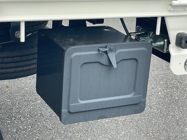 ダイナトラック ロングジャストロー　１．２５ｔ　超低床　ガソリン　６速ＡＴ　登録済未使用車　Ｇパッケージ　衝突軽減システム　ＬＥＤヘッドライト・フォグ　電動格納ミラー　キーレス　オートハイビーム　車線逸脱　Ｐセンサー　バックカメラ（30枚目）