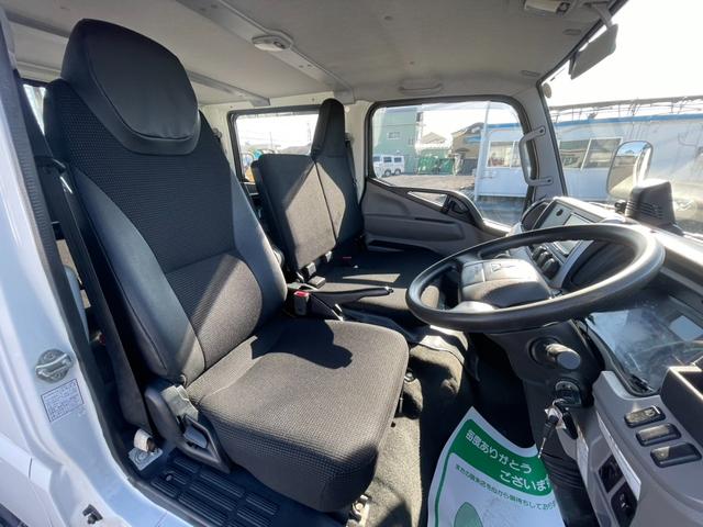キャンター Ｗキャブロング全低床　１．５ｔ　全低床　Ｗキャブ　６速セミＡＴ　ナビＴＶ　ＥＴＣ　バックカメラ　キーレス　ドライブレコーダー前方　坂道発進補助　衝突軽減システム　車線逸脱　横滑り防止　リアヒーター（12枚目）