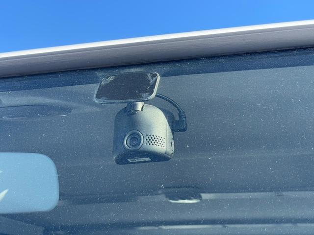 キャンター Ｗキャブロング全低床　１．５ｔ　全低床　Ｗキャブ　６速セミＡＴ　ナビＴＶ　ＥＴＣ　バックカメラ　キーレス　ドライブレコーダー前方　坂道発進補助　衝突軽減システム　車線逸脱　横滑り防止　リアヒーター（20枚目）