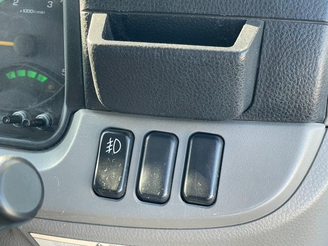 キャンター Ｗキャブロング全低床　１．５ｔ　全低床　Ｗキャブ　６速セミＡＴ　ナビＴＶ　ＥＴＣ　バックカメラ　キーレス　ドライブレコーダー前方　坂道発進補助　衝突軽減システム　車線逸脱　横滑り防止　リアヒーター（23枚目）