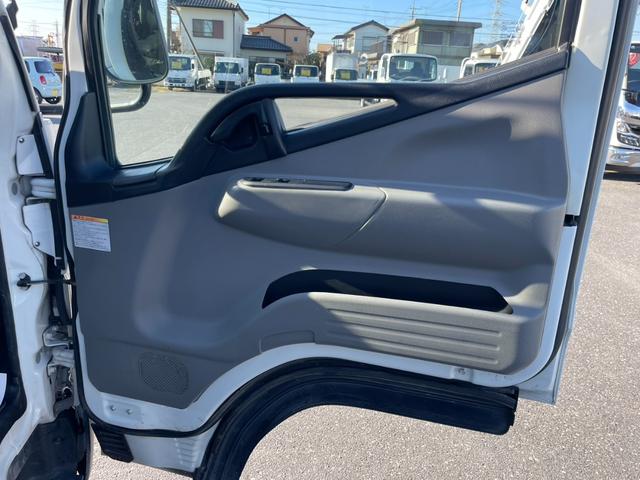 キャンター Ｗキャブロング全低床　１．５ｔ　全低床　Ｗキャブ　６速セミＡＴ　ナビＴＶ　ＥＴＣ　バックカメラ　キーレス　ドライブレコーダー前方　坂道発進補助　衝突軽減システム　車線逸脱　横滑り防止　リアヒーター（33枚目）