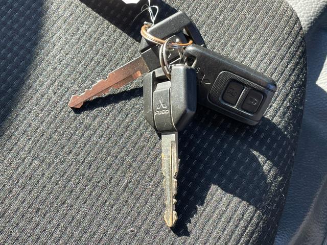 キャンター Ｗキャブロング全低床　１．５ｔ　全低床　Ｗキャブ　６速セミＡＴ　ナビＴＶ　ＥＴＣ　バックカメラ　キーレス　ドライブレコーダー前方　坂道発進補助　衝突軽減システム　車線逸脱　横滑り防止　リアヒーター（35枚目）