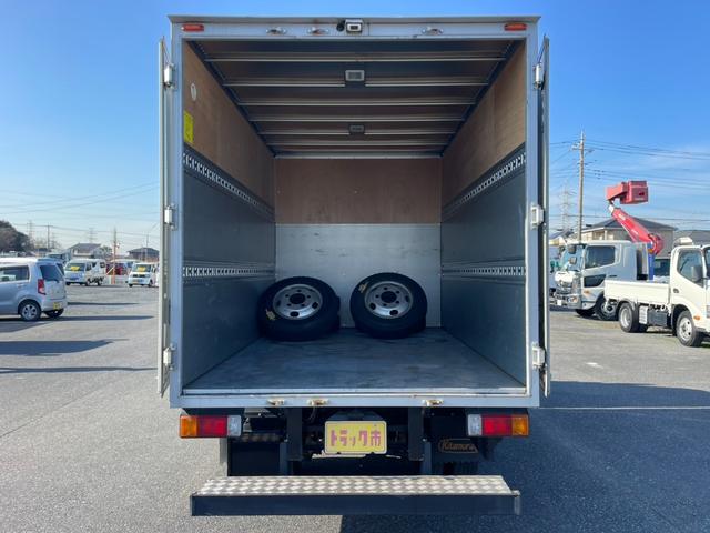 デュトロ ２ｔ　アルミドライバン　全低床　２ｔ　アルミドライバン　全低床　６速ＭＴ　ナビＴＶ　ドラレコ　バックカメラ　ラッシングレール２段　ＬＥＤヘッドライト　電動格納ミラー　坂道発進補助装置　衝突軽減システム　車線逸脱　夏タイヤ積込（9枚目）