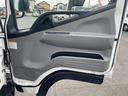 ロング全低床　１．５ｔ　全低床　デュオニック６速セミＡＴ　平ボディ　衝突軽減システム　車線逸脱　横滑り防止　キーレス　作業灯　工具箱　坂道発進補助装置　ＥＴＣ　タイヤ灯　電動格納ミラー　キーレス（27枚目）