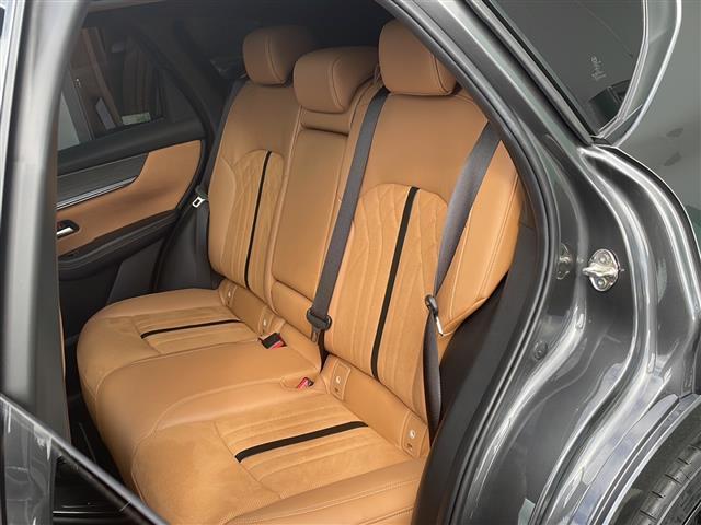 ＣＸ－６０ ＸＤ－ハイブリッド　プレミアムスポーツ　パノラマサンルーフ　純正１２．３インチナビ　全方位カメラ　フルセグ　Ｂｌｕｅｔｏｏｔｈオーディオ　ＨＤＭＩ　ＵＳＢ　レーダークルーズコントロール　ブラインドスポットモニター　社外２２インチアルミ（23枚目）
