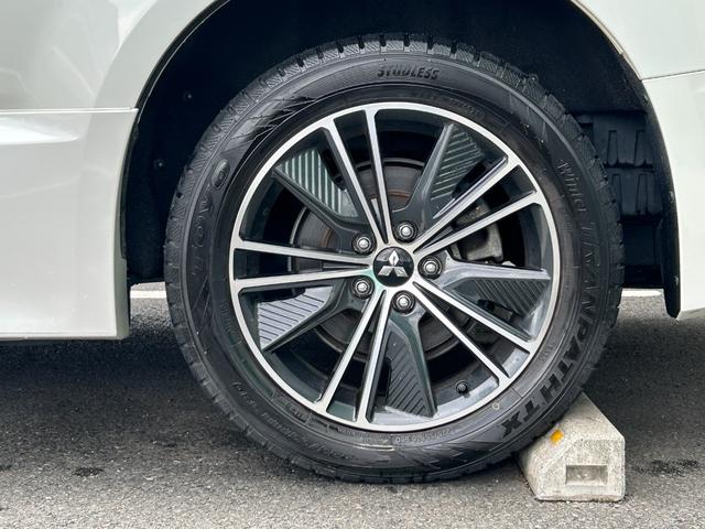 デリカＤ：５ アーバンギア　Ｇ　パワーパッケージ　社外ＳＤナビ　フリップダウンモニター　全周囲カメラ　ＥＴＣ　シートヒーター　クルーズコントロール（追従機能付）　レーンキープアシスト　衝突軽減ブレーキ　左側電動ステップ　パワーバックドア　ＬＥＤライト（66枚目）